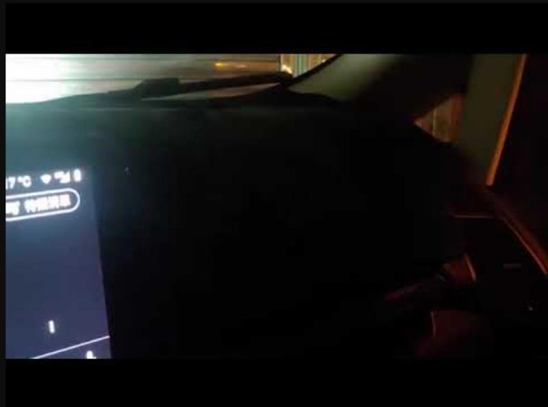 我車右前方的噠噠躂從兩萬公里到現在三萬三